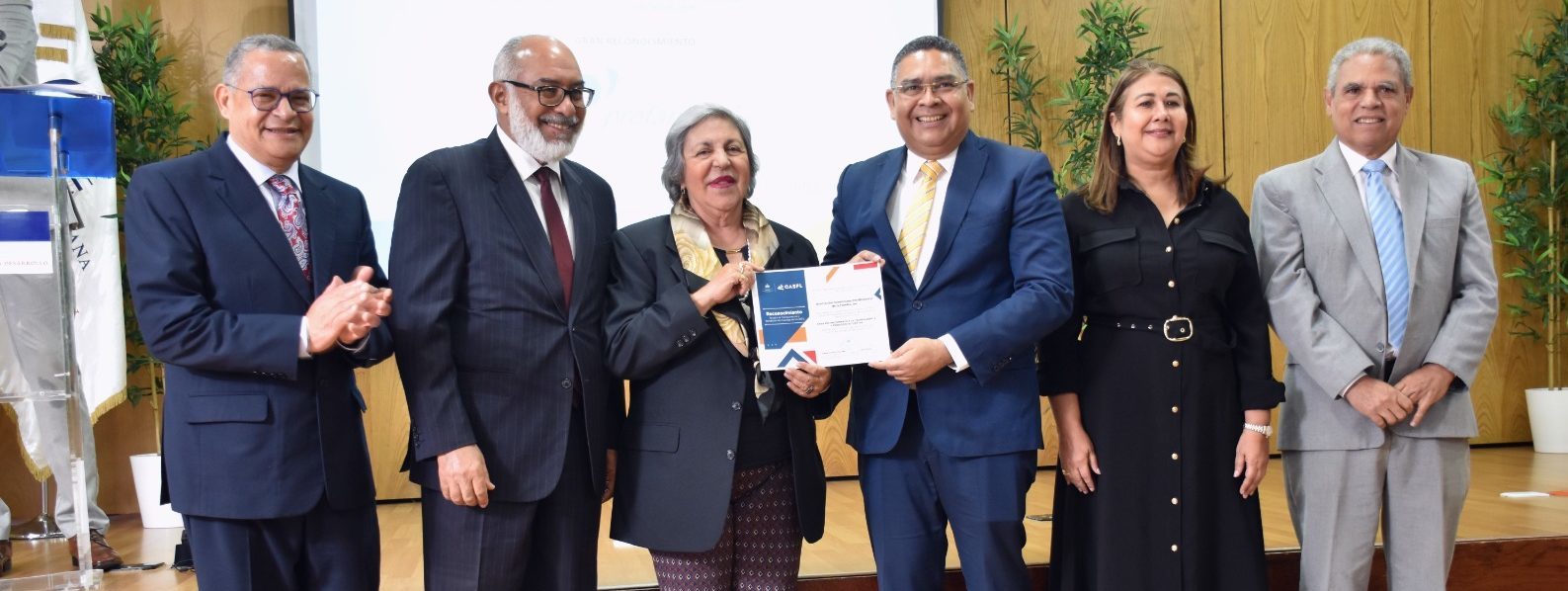 Profamilia recibe gran reconocimiento a la transparencia y rendición de cuentas. Boletín Informacom No. 82