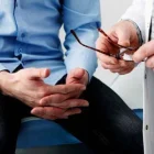 ¿Cuáles son los signos y los síntomas de la fiebre del dengue?