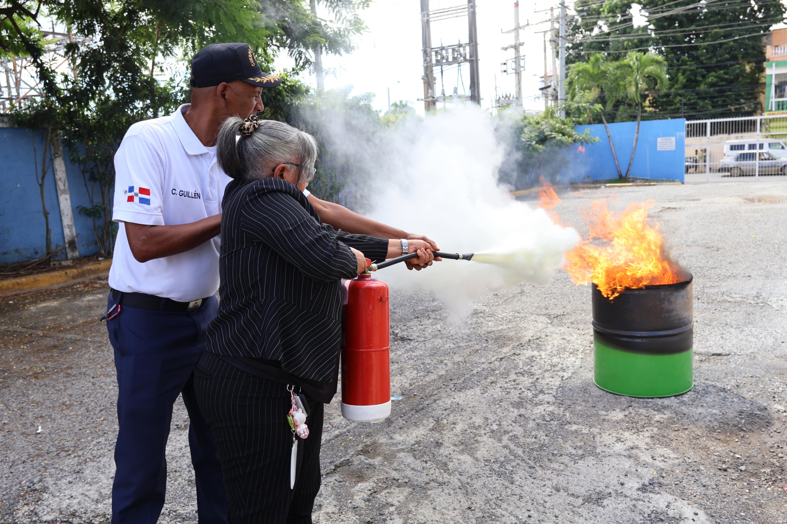 Clínica Profamilia realiza capacitación prevención contra incendios